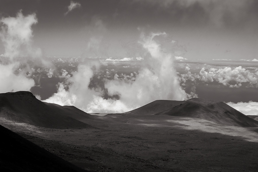 mauna kea b&w